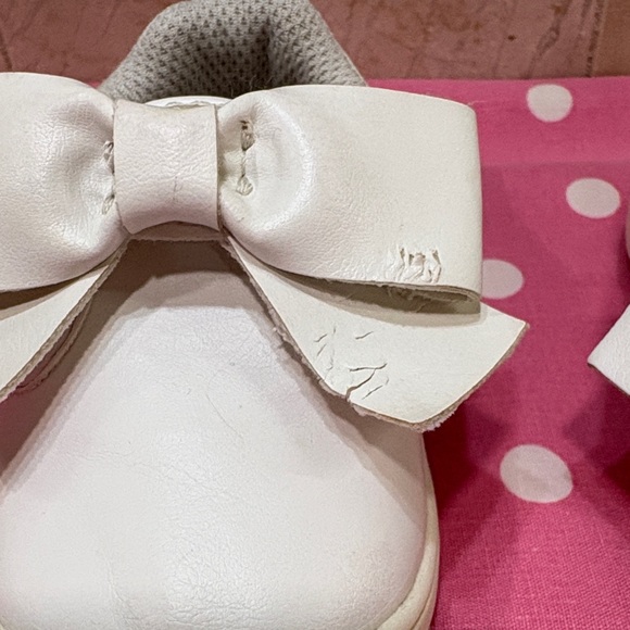 Stride Ride Baby Bow Velcro Kamila T Strap Shoes for Girls - White - Picture 6 of 11